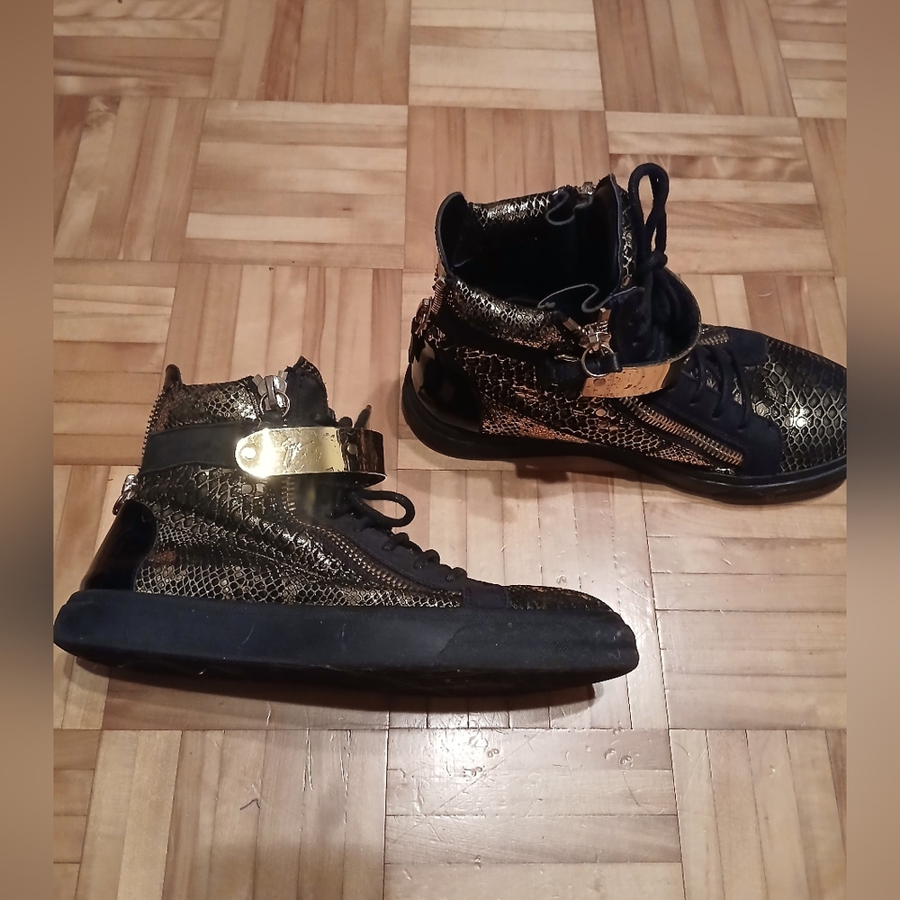 Guiseppe Zanotti Black and Gold Phyton High-Top Sneakers.Size US9 - Picture 4 of 12